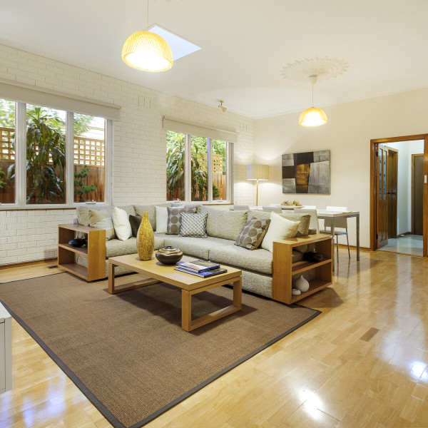 UAP769_16WinterSt_061