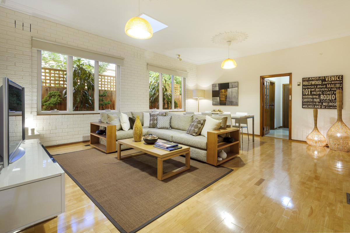 UAP769_16WinterSt_061